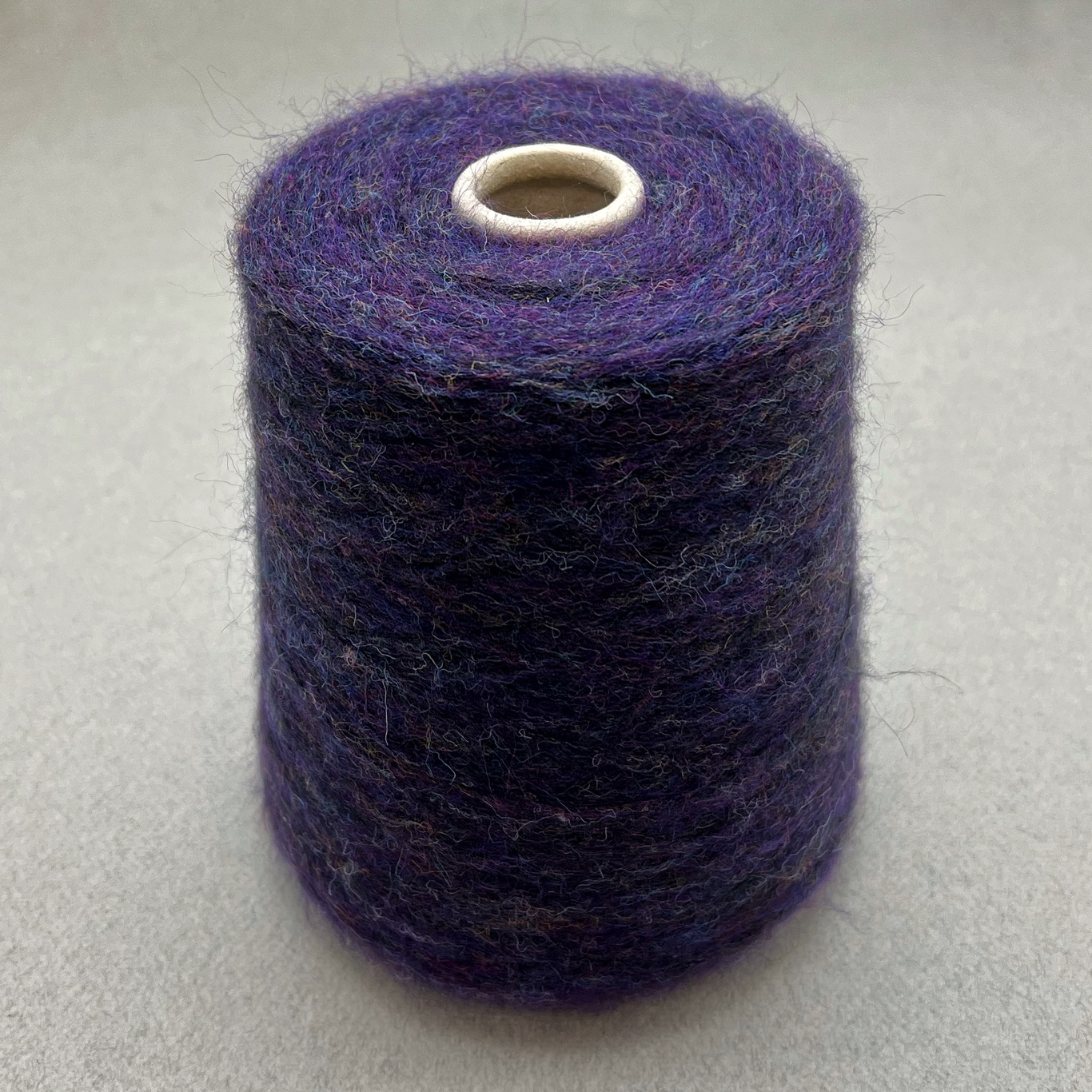 кид мохер в бобинах. бобинный итальянский кид мохер. китайский 100-процентный кашемир в бобинах по 100 грамм. мохер бобина. Sofia  70% мохер 30% шелк.