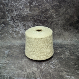 Пряжа в бобинах кашемир Loro Piana Baby Cashmere молочный 33767