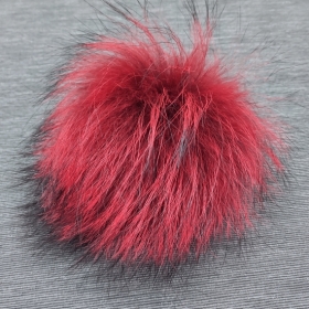 Помпон из енота  ( красный с черными кончиками 17-19 см) 38877